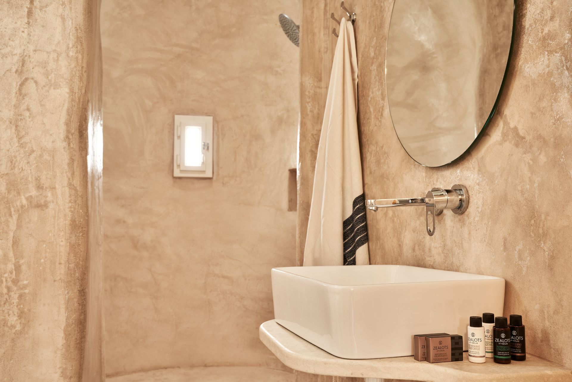 Monocle Homes - CASA BO