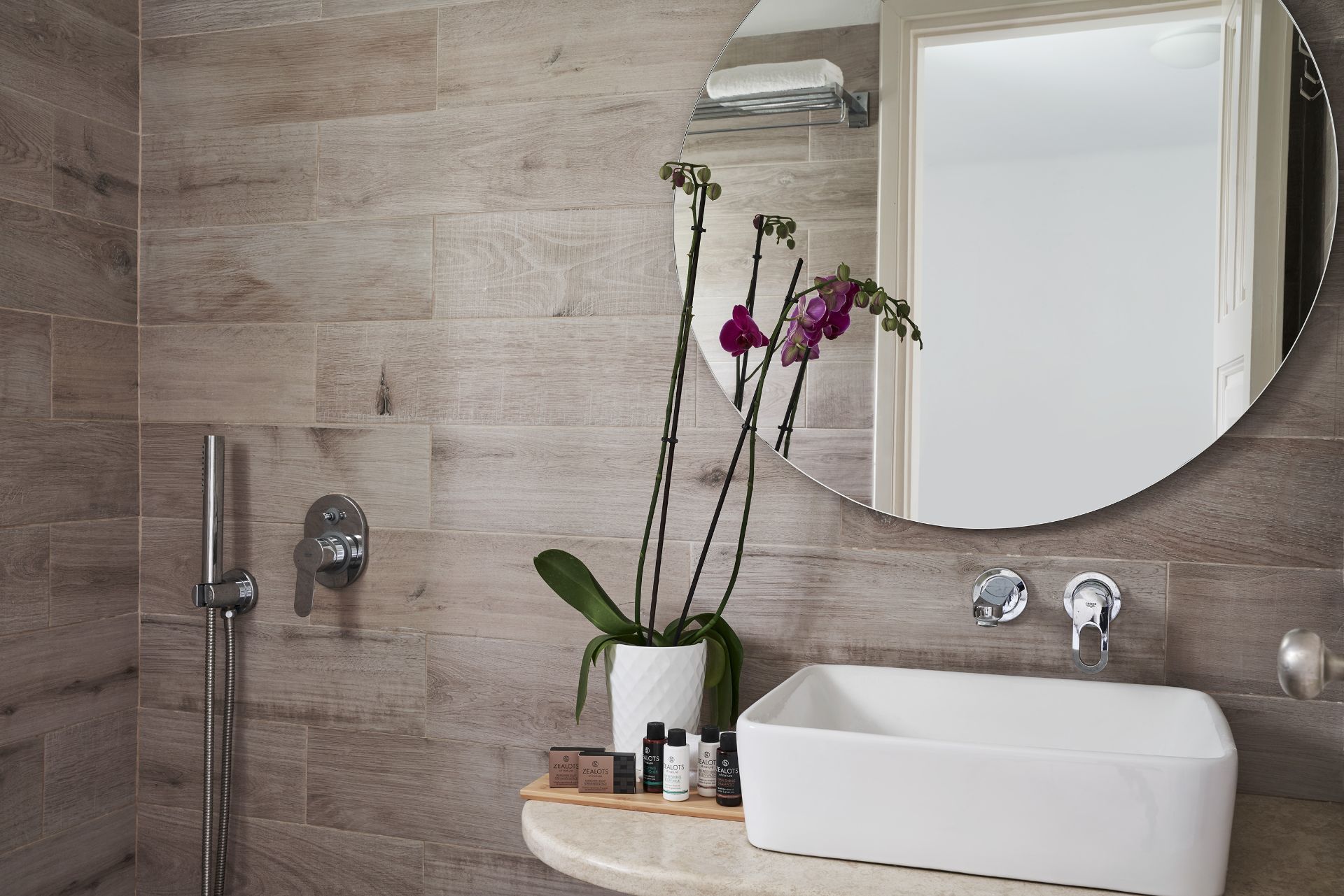 Monocle Homes - CASA BO DOVE